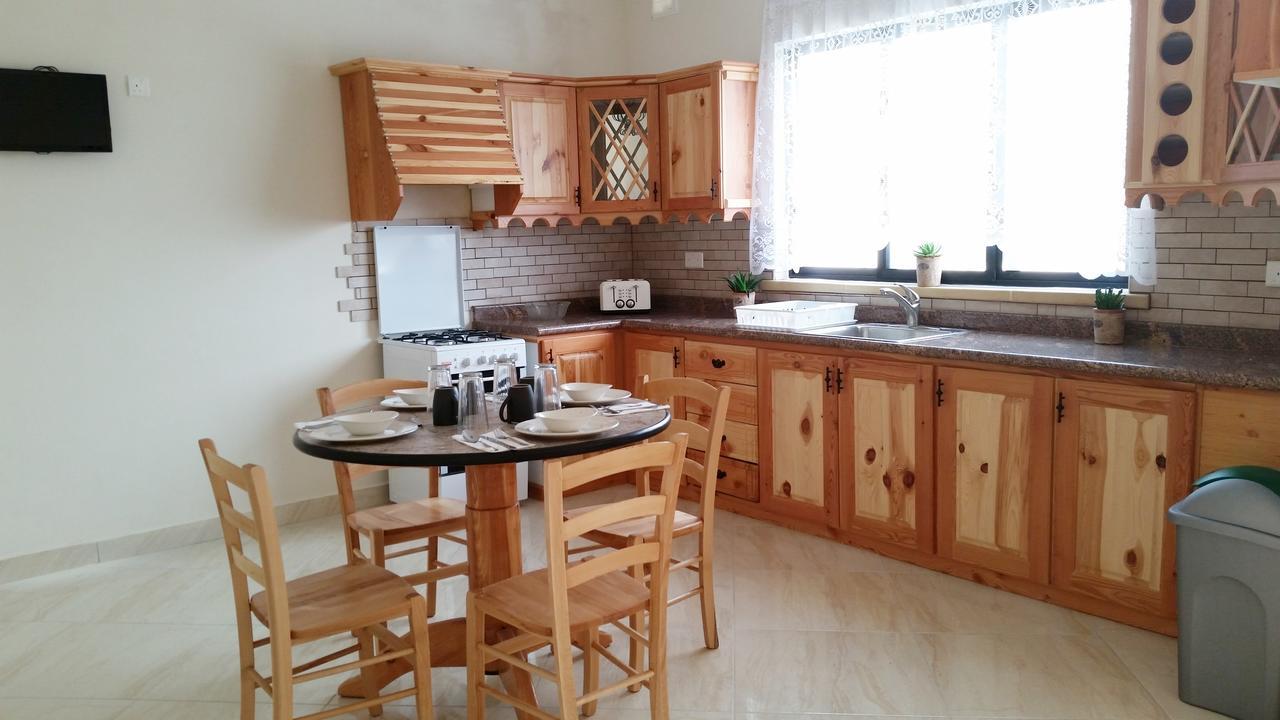 Tal-Marga B&B Qala Exterior photo