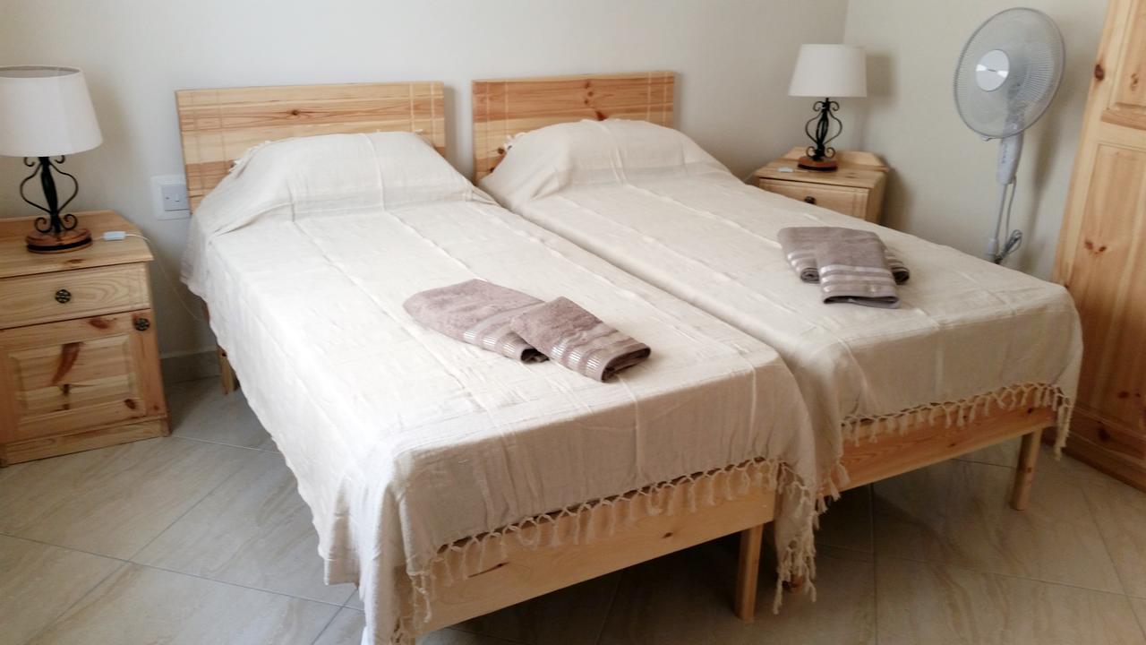 Tal-Marga B&B Qala Exterior photo