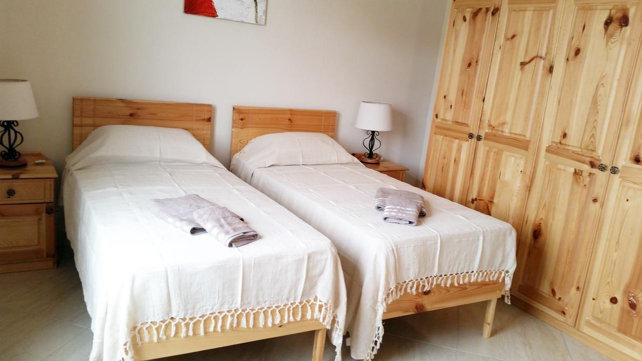 Tal-Marga B&B Qala Exterior photo